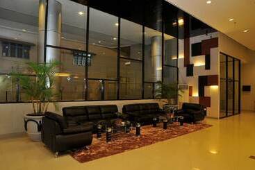 هتل Aston Ketapang City