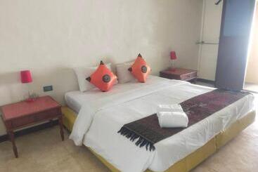 هتل Baan Panwa Resort