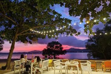 هتل Baan Panwa Resort
