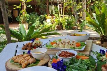 هتل Baan Panwa Resort