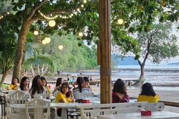 هتل Baan Panwa Resort