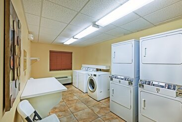 هتل Candlewood Suites El Paso, An Ihg