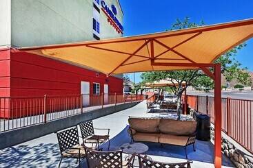 هتل Candlewood Suites El Paso, An Ihg