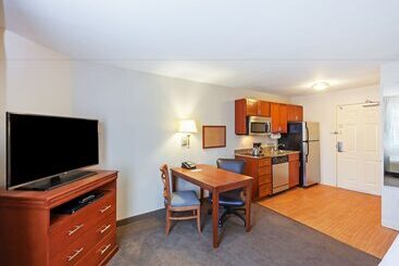 هتل Candlewood Suites El Paso, An Ihg