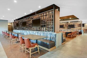 هتل Doubletree By Hilton Denver International Airport