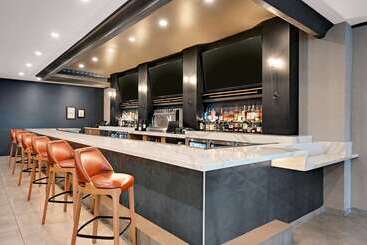 هتل Doubletree By Hilton Denver International Airport