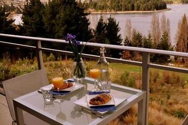 هتل Highview Apartments