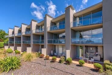 هتل Highview Apartments