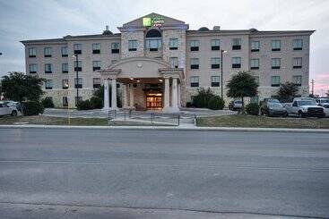 هتل Holiday Inn Express & Suites Del Rio, An Ihg