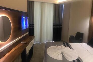 هتل Sette Serenity