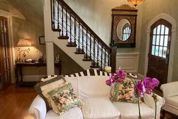 هتل The Villa Toscana