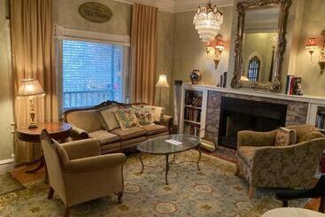 هتل The Villa Toscana
