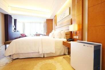 هتل The Westin Nanjing Xuanwu Lake