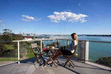 هتل VR Takapuna