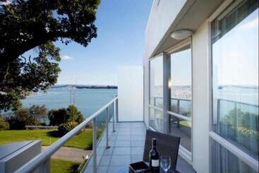 هتل VR Takapuna