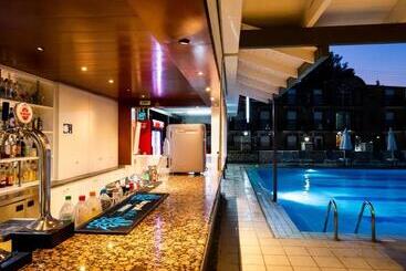 Perkes Hotel Complex