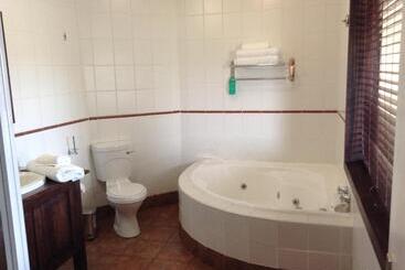 Protea Hotel By Marriott Harrismith Montrose