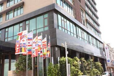 Golden Tulip Zhong Xin Hotel Taichung
