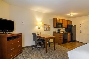 Candlewood Suites Jacksonville East Merril Road, An Ihg