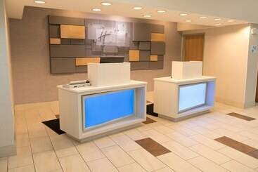 Holiday Inn Express Hotel & Suites Elkhart South, An Ihg