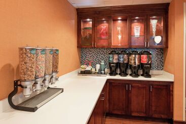 Homewood Suites By Hilton Virginia Beach/norfolk Airport
