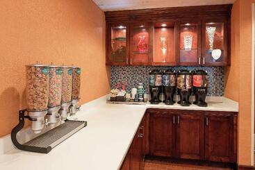 Homewood Suites By Hilton Virginia Beach/norfolk Airport
