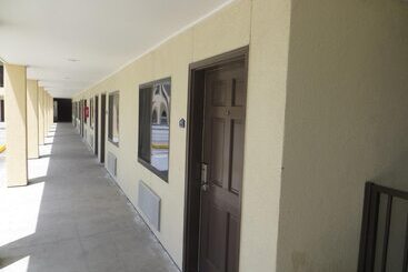 هتل Airway Inn   Iah Airport