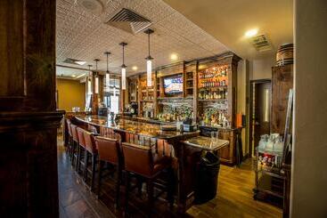 هتل Best Western Premier Ivy Inn & Suites