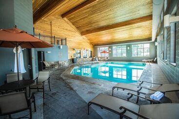 هتل Best Western Premier Ivy Inn & Suites