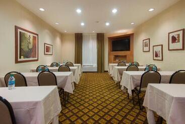 هتل Candlewood Suites Fort Worth West, An Ihg