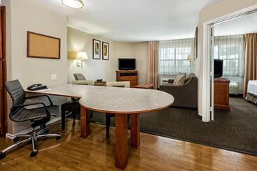 هتل Candlewood Suites Galveston, An Ihg