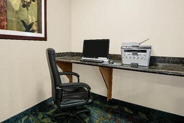 هتل Candlewood Suites Galveston, An Ihg