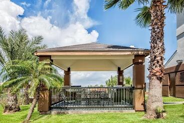 هتل Candlewood Suites Galveston, An Ihg