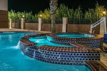 هتل Candlewood Suites Galveston, An Ihg
