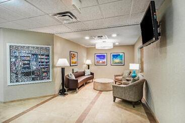 هتل Candlewood Suites Hattiesburg, An Ihg