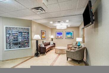 هتل Candlewood Suites Hattiesburg, An Ihg
