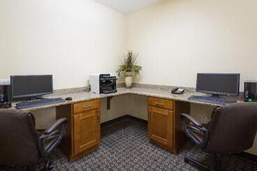هتل Candlewood Suites Tallahassee, An Ihg