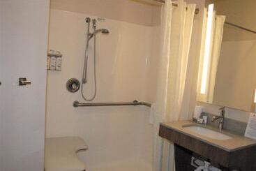 هتل Candlewood Suites Tallahassee, An Ihg