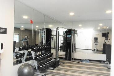 هتل Candlewood Suites Tallahassee, An Ihg