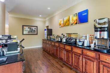 هتل Comfort Inn Near University