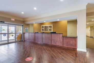 هتل Comfort Inn Near University