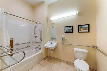 هتل Comfort Inn Near University