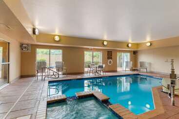 هتل Comfort Inn Near University