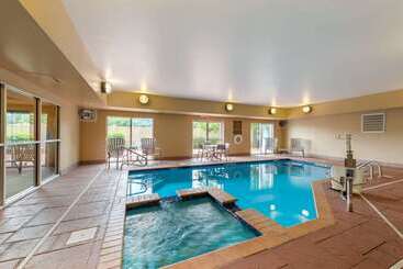هتل Comfort Inn Near University