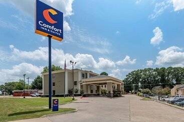 هتل Comfort Inn & Suites El Dorado