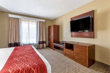 هتل Comfort Inn & Suites El Dorado
