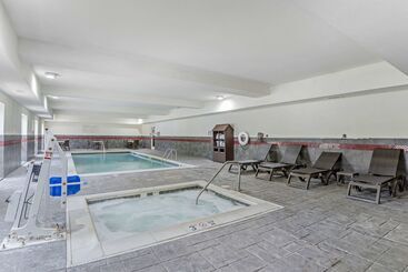 هتل Comfort Suites At Virginia Center Commons