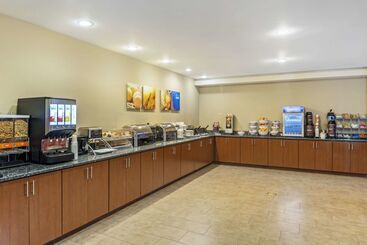 هتل Comfort Suites At Virginia Center Commons