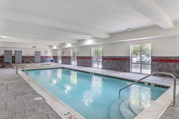 هتل Comfort Suites At Virginia Center Commons