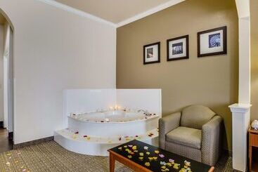 בית מלון כפרי Comfort Suites Deer Park Pasadena